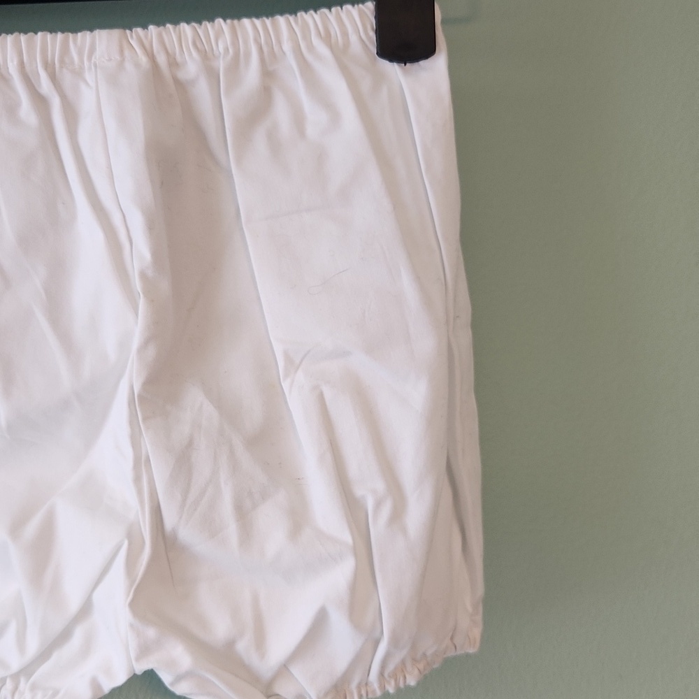 Jacadi Paris White Baby Shorts with Red Scalloped Trim - Picture 9 of 10